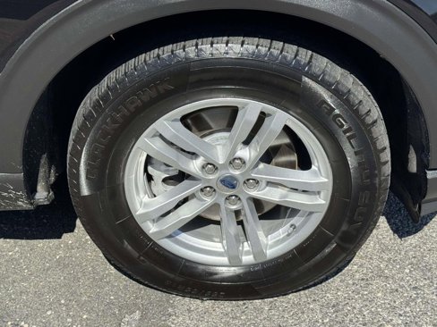 Used 2020 Ford Explorer XLT w/ Comfort Package image 7