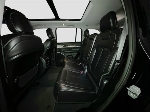 Certified 2022 Jeep Grand Cherokee Limited image 33