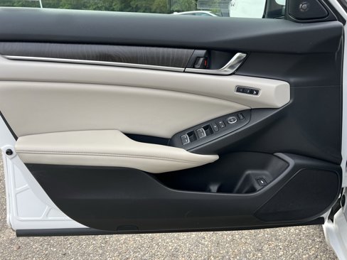 Used 2019 Honda Accord EX-L image 11