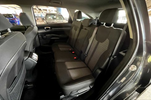 Used 2021 Kia Sorento LX image 19