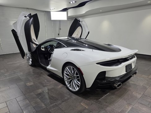 Used 2025 McLaren GTS image 24