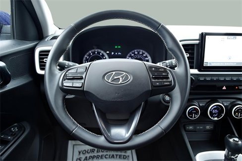 Used 2022 Hyundai Venue Limited image 20