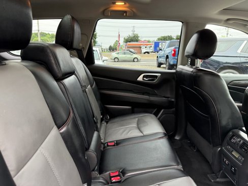 Used 2019 Nissan Pathfinder SL image 28