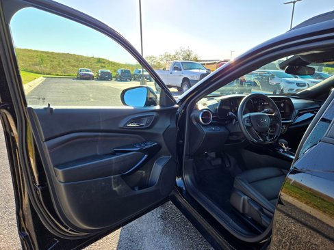 Used 2025 Chevrolet Trax RS w/ Sunroof Package image 10