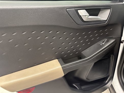 Used 2020 Ford Escape SEL image 18