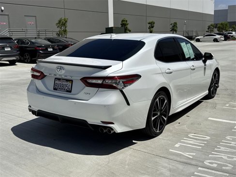Used 2018 Toyota Camry XSE image 3