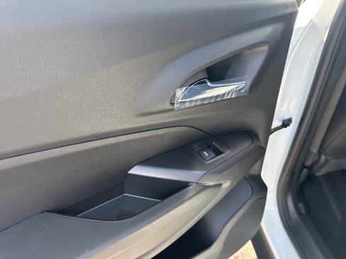New 2025 Chevrolet Trax LT w/ LT Convenience Package image 26