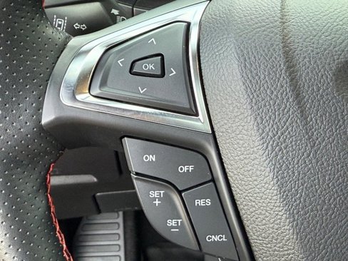 Certified 2022 Ford Edge ST-Line w/ Cold Weather Package image 14