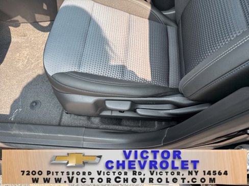 New 2025 Chevrolet Trax LT w/ Driver Confidence Package image 13