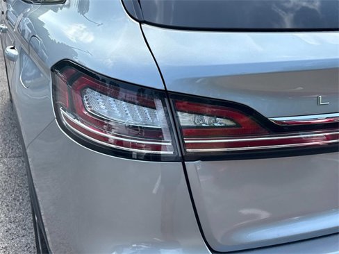 Used 2021 Lincoln Nautilus Reserve image 12