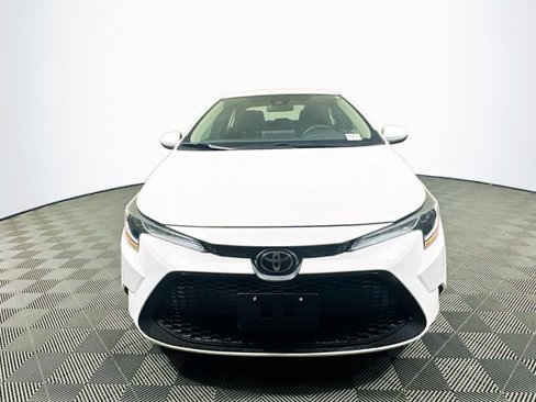 Used 2020 Toyota Corolla LE image 3