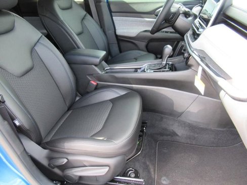 New 2025 Jeep Compass Latitude w/ Mopar Graphics Package image 10