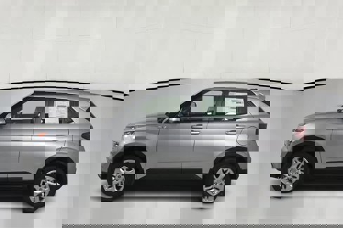 New 2025 Hyundai Venue SE image 4