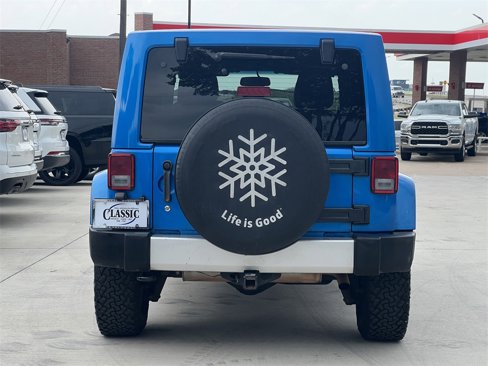 Used 2015 Jeep Wrangler Unlimited Sahara w/ Connectivity Group image 5