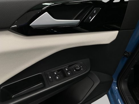 New 2025 Volkswagen Taos S image 29