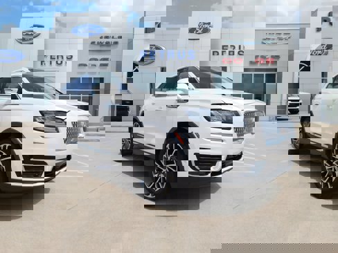 Used 2019 Lincoln Nautilus Reserve image 1