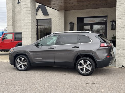 Used 2019 Jeep Cherokee Limited image 8