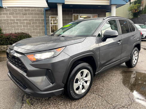 Used 2021 Toyota RAV4 LE image 1