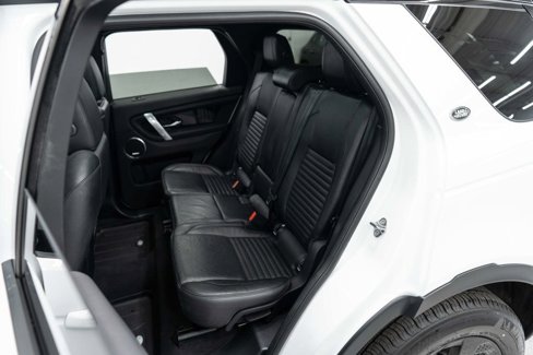 Used 2022 Land Rover Discovery Sport SE image 32