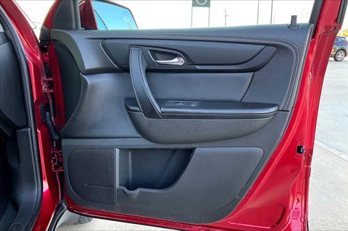 Used 2014 Chevrolet Traverse LT image 18