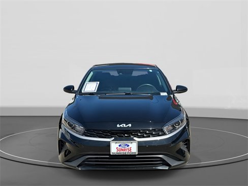 Used 2023 Kia Forte LXS image 3