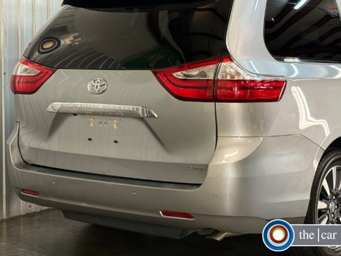 Used 2018 Toyota Sienna Limited Premium image 8
