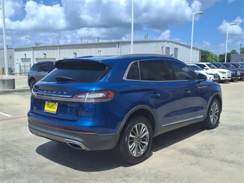 Used 2021 Lincoln Nautilus Reserve image 2