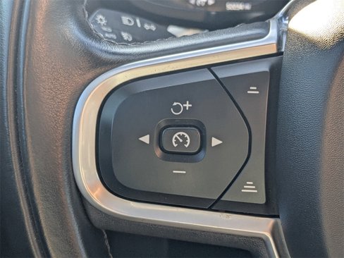 Used 2022 Volvo S60 B5 Momentum image 22