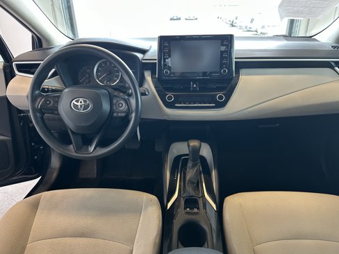 Used 2021 Toyota Corolla LE image 9