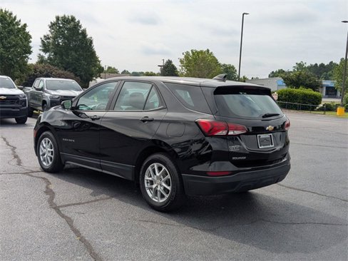 Used 2023 Chevrolet Equinox LS image 5