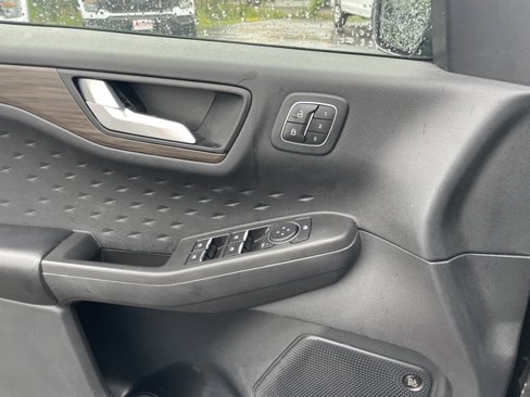 Used 2020 Ford Escape Titanium image 14