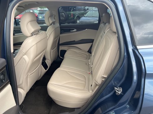 Used 2019 Lincoln Nautilus Reserve image 11