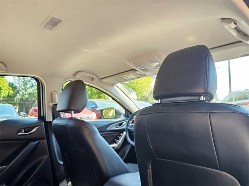 Used 2018 MAZDA MAZDA3 Touring image 15