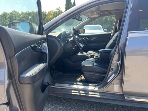 Used 2020 Nissan Rogue SL image 11