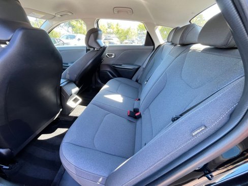 Used 2025 Kia K4 LXS image 23