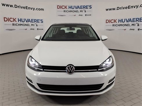 Used 2016 Volkswagen Golf SE image 3