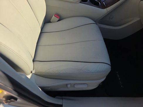 Used 2010 Toyota Venza image 13