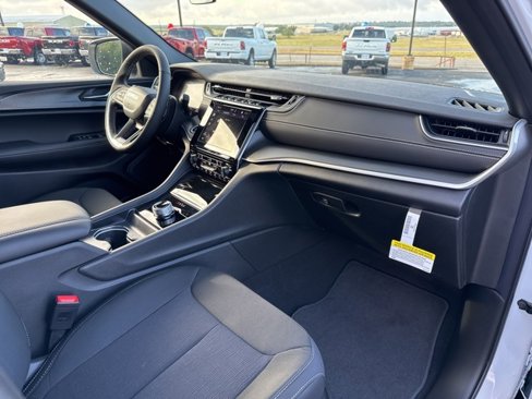 New 2025 Jeep Grand Cherokee Laredo X w/ Luxury Tech Group I image 10