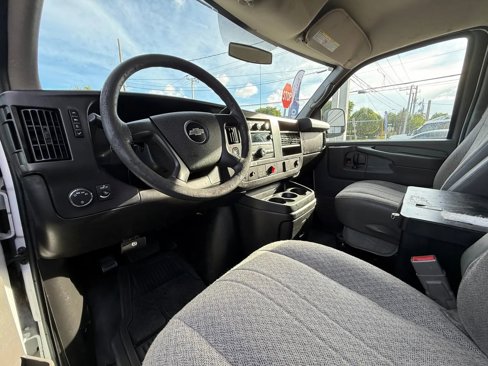 Used 2015 Chevrolet Express 2500 image 10