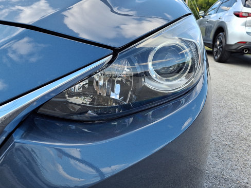 Used 2015 MAZDA MAZDA3 i Touring w/ Technology Package image 10