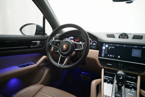 Used 2019 Porsche Cayenne S image 17