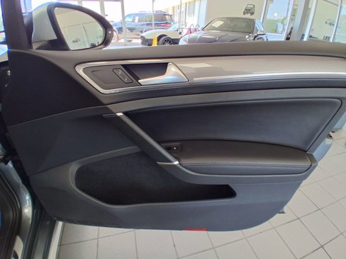 Used 2018 Volkswagen Golf Alltrack S image 24