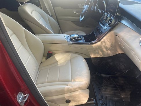 Used 2018 Mercedes-Benz GLC 300 4MATIC image 22