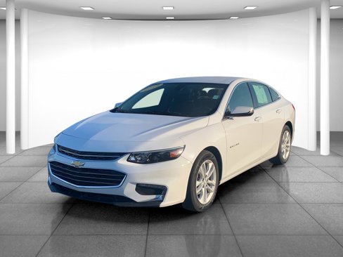 Used 2018 Chevrolet Malibu LT image 3