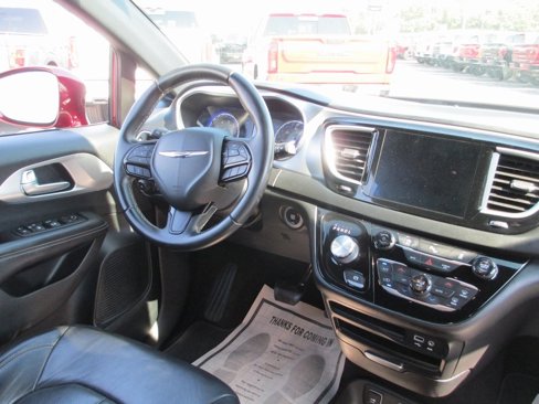 Used 2018 Chrysler Pacifica Touring-L w/ Premium Audio Group image 23