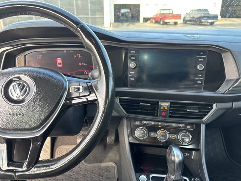 Used 2019 Volkswagen Jetta SEL w/ Cold Weather Package image 17