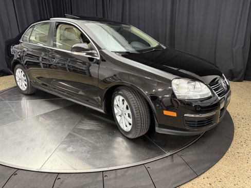 Used 2010 Volkswagen Jetta SEL image 9