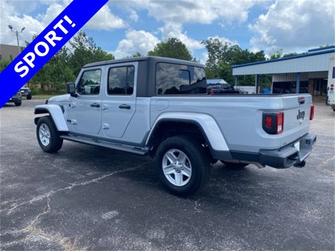 Used 2023 Jeep Gladiator Sport image 12