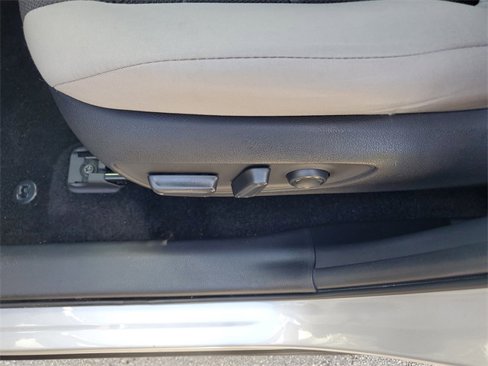 Used 2021 Toyota RAV4 XLE image 23