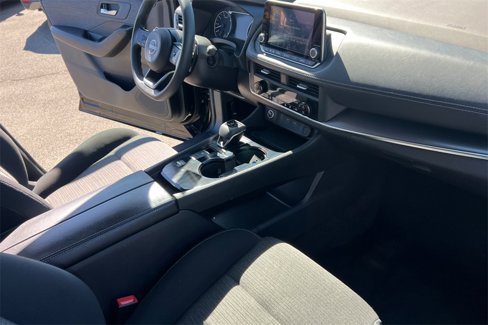 Used 2023 Nissan Rogue SV image 22